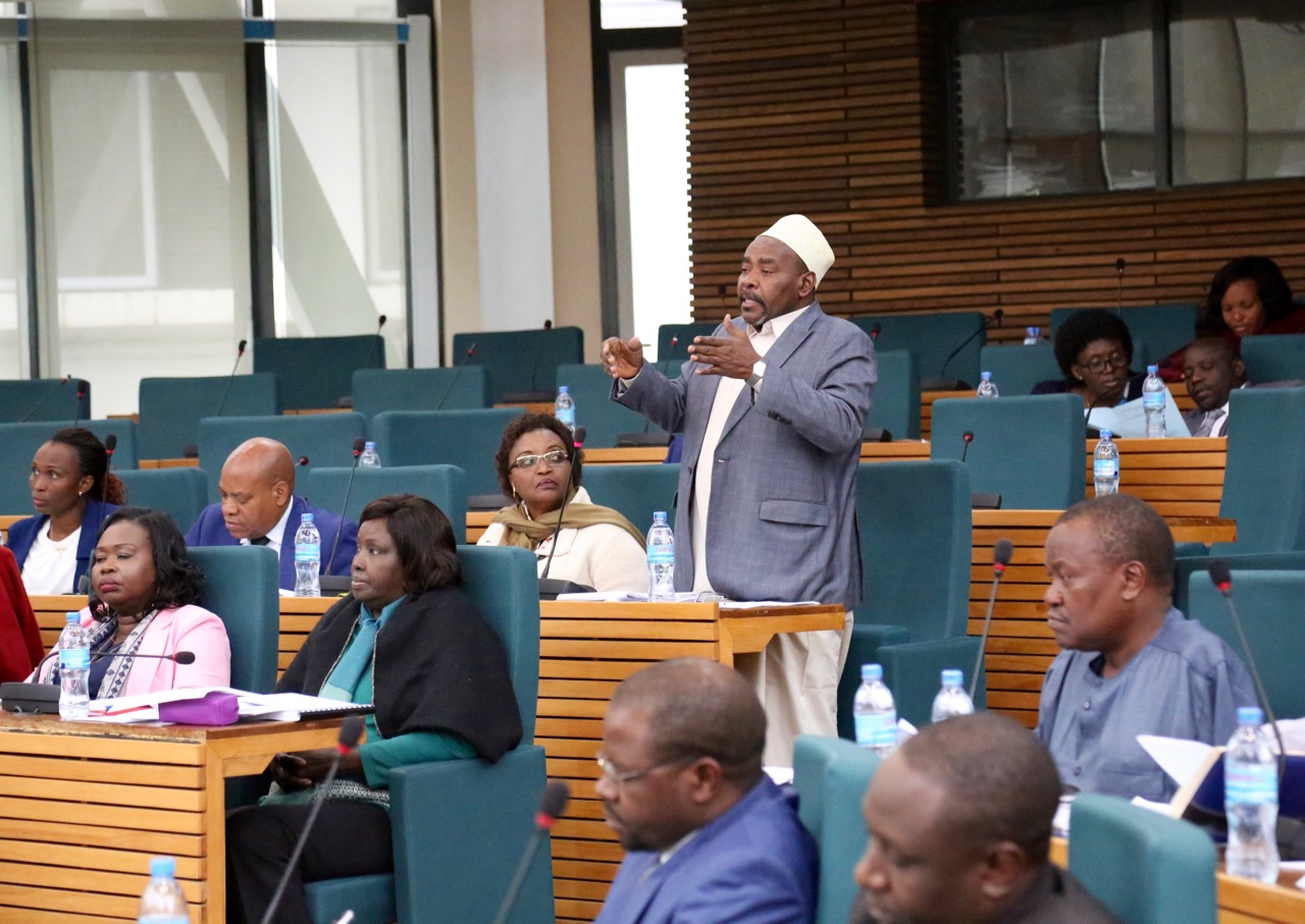 Hon Mohammed Mnyaa gestures as he makes his statement during the debate on the Budget space.