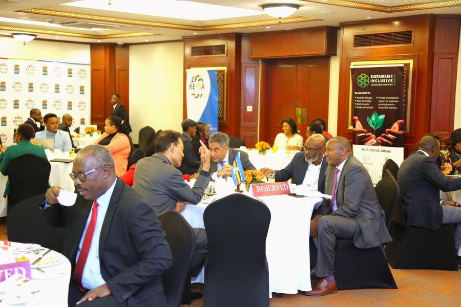  Members of the Kenyan private sector and EAC Secretariat engage during the KEPSA-EAC Roundtable in Nairobi.